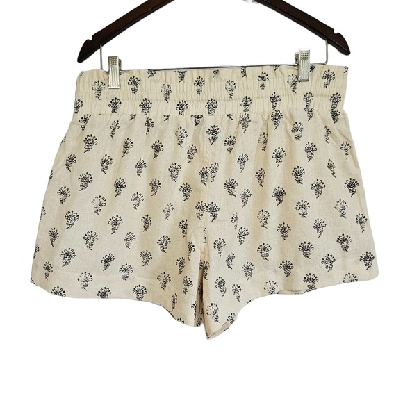 A New Day High-Rise Pull-On Shorts Womens Size L Creme New - Picture 3 of 7